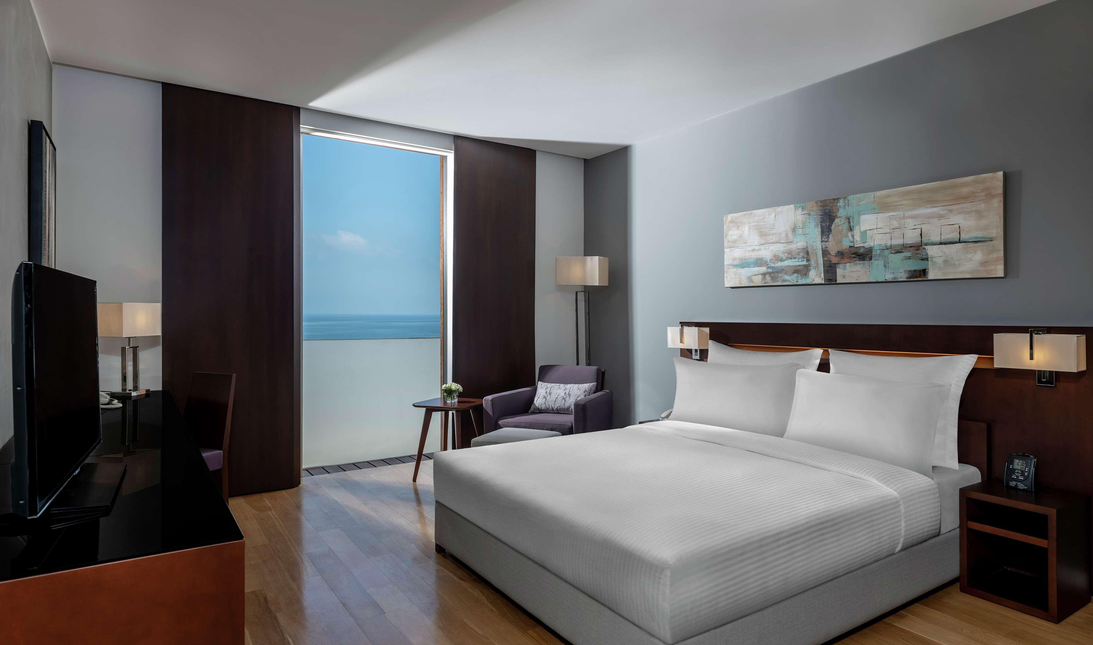 Hilton Downtown Hotel 4*