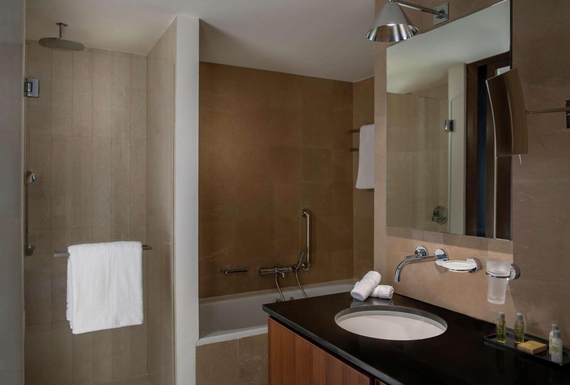 Hotel Hilton Downtown Beirut
