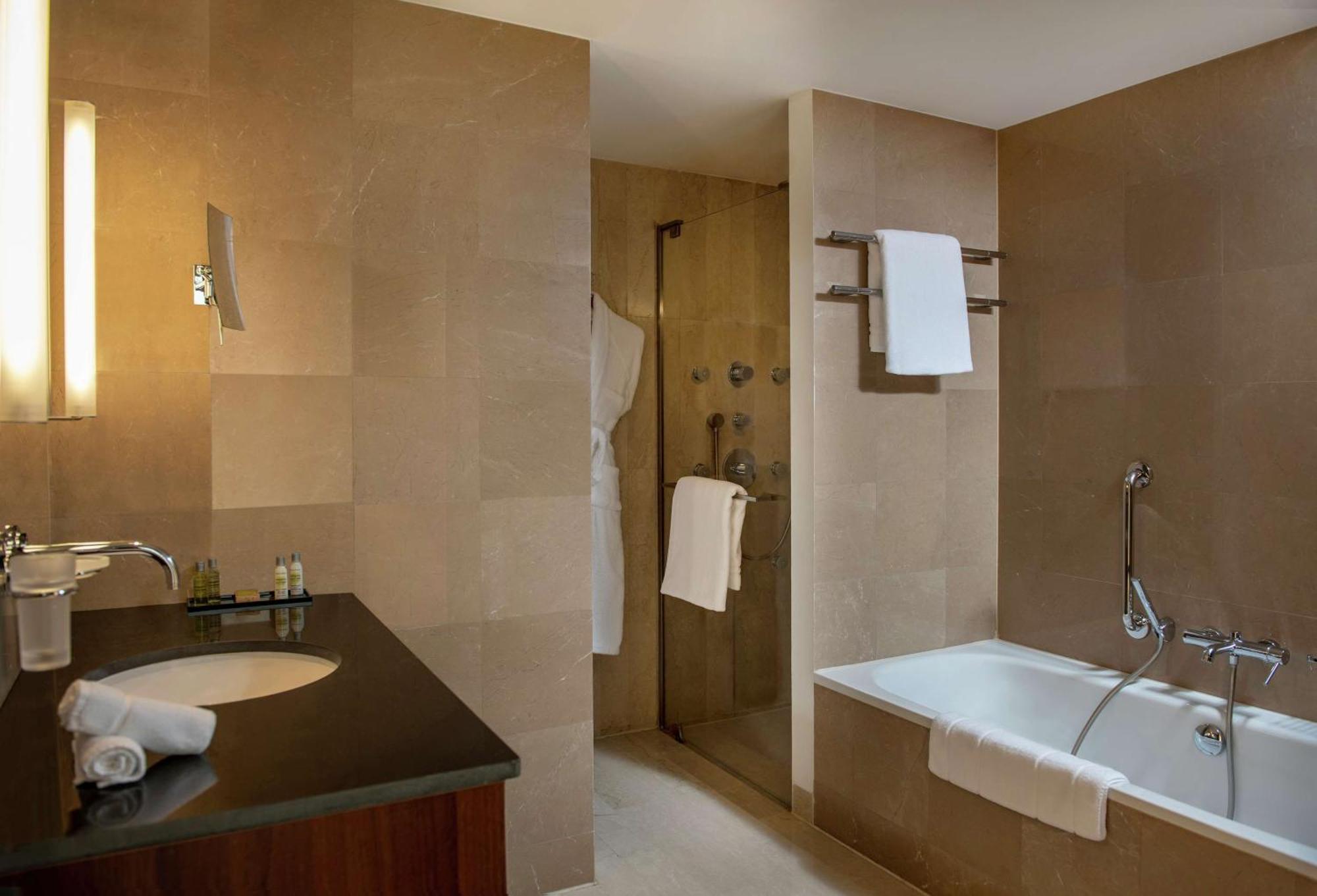 Hilton Downtown 4*