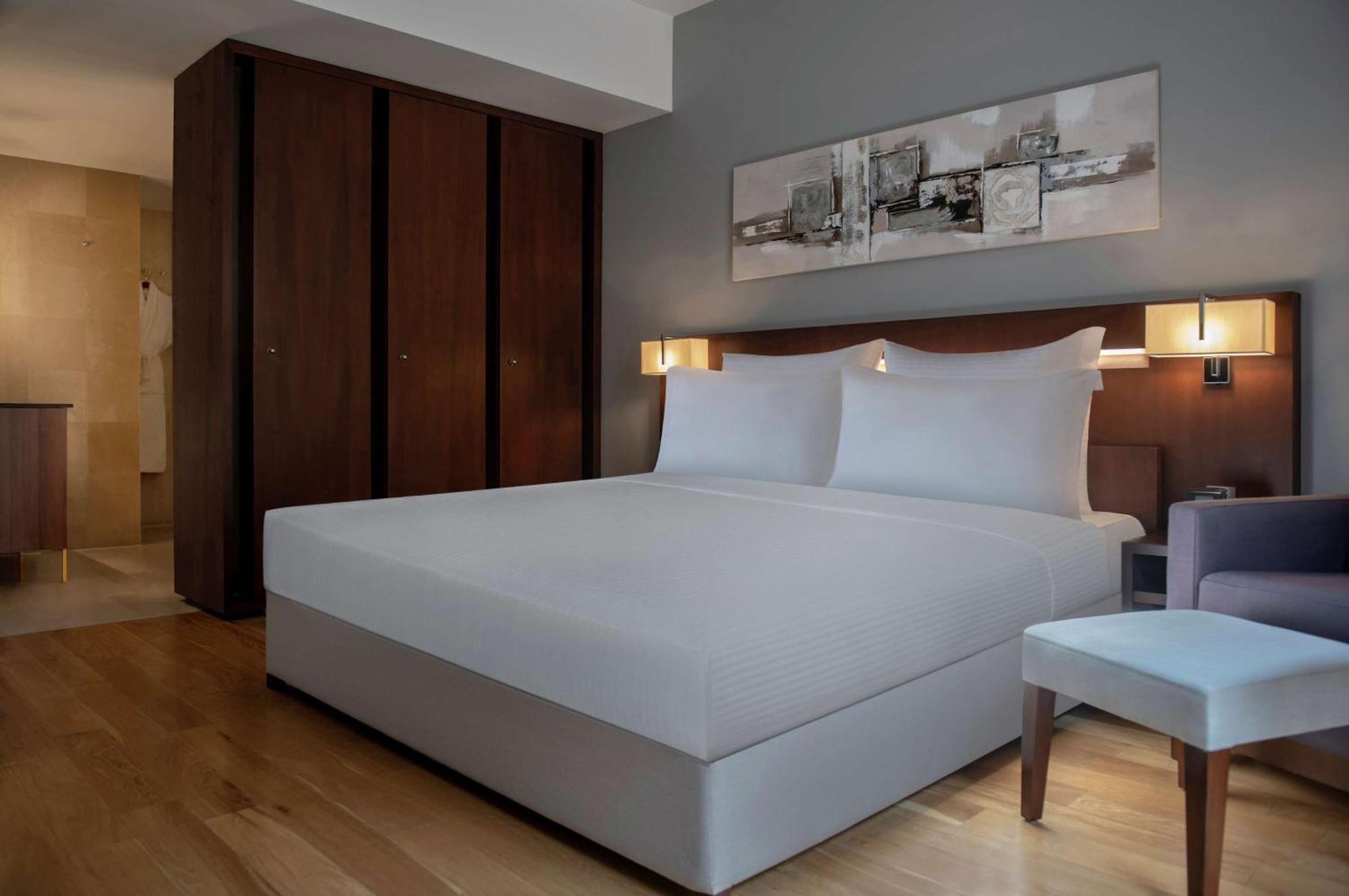 Hilton Downtown Hotel 4*