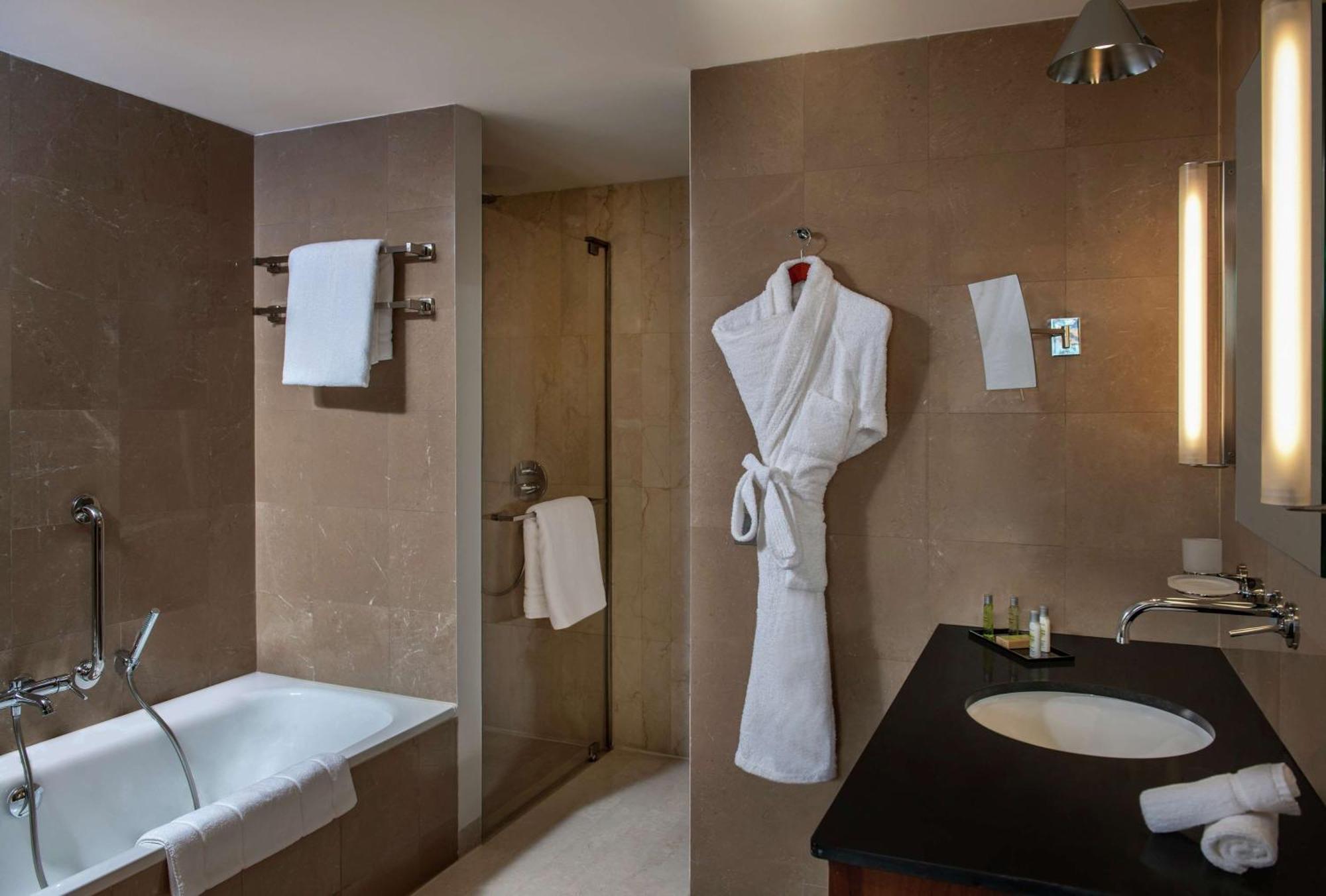 Hilton Downtown 4* Beirut